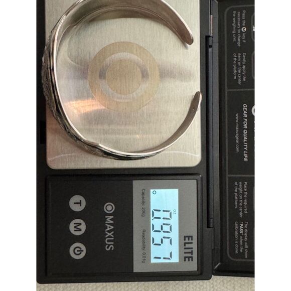 Sterling Silver with intricate carving and black enamel cuff bracelet/ring set. - Picture 9 of 9